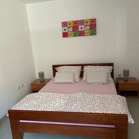 Appartement Lucija à Karlobag Extérieur photo